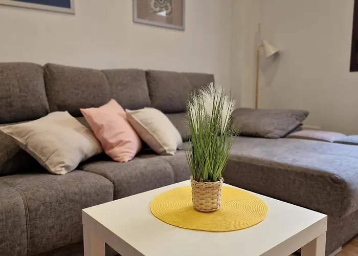 Imeda Apartamentos Escudo Del Carmen 19